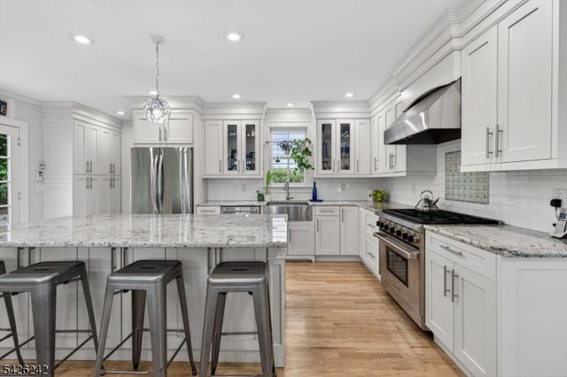 89 Myrtle Ave, Millburn Twp., NJ 07041