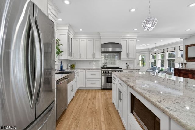 89 Myrtle Ave, Millburn Twp., NJ 07041