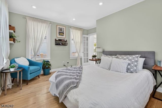 89 Myrtle Ave, Millburn Twp., NJ 07041
