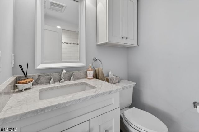 89 Myrtle Ave, Millburn Twp., NJ 07041