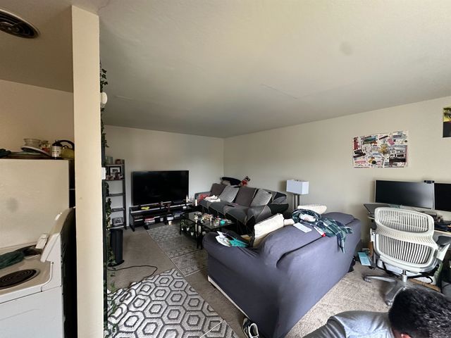 2550 35th ave, Oakland, CA 94601