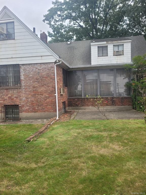 8144 168th Street, Hillcrest (queens), NY 11432 — photo 4