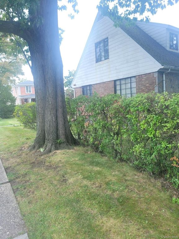 8144 168th Street, Hillcrest (queens), NY 11432 — photo 5