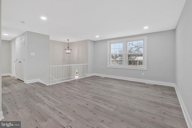 709 N BELFORT ST, Sterling, VA 20164