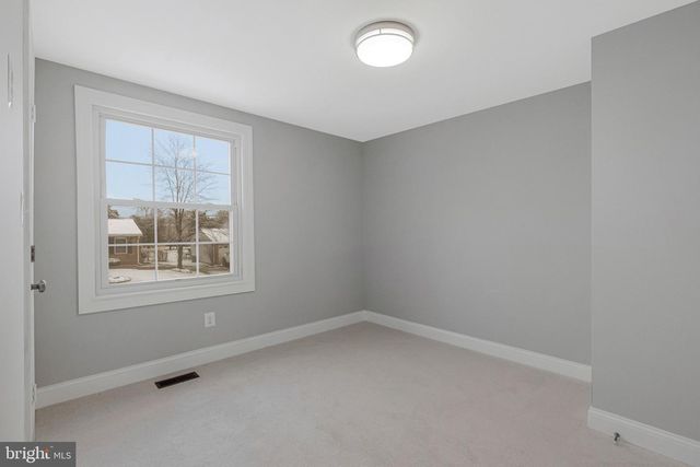 709 N BELFORT ST, Sterling, VA 20164