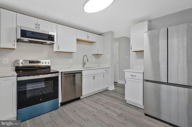 709 N BELFORT ST, Sterling, VA 20164