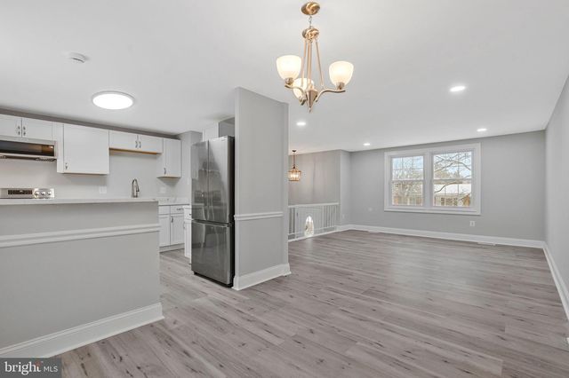 709 N BELFORT ST, Sterling, VA 20164