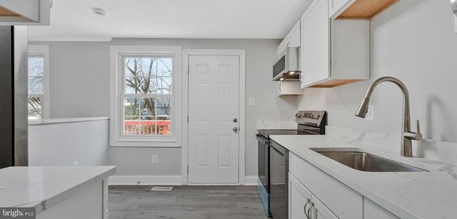 709 N BELFORT ST, Sterling, VA 20164