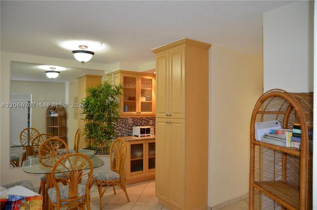 17050 NE 14th Ave 115, Miami, FL 33162