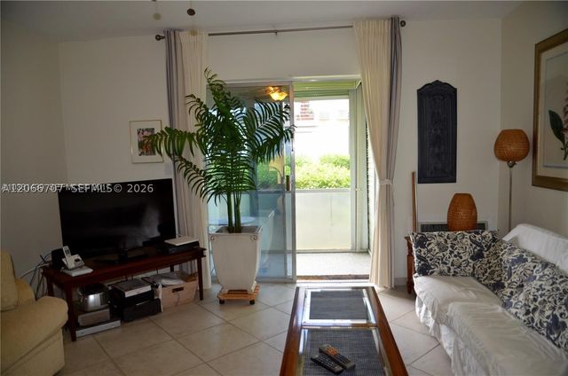 17050 NE 14th Ave 115, Miami, FL 33162