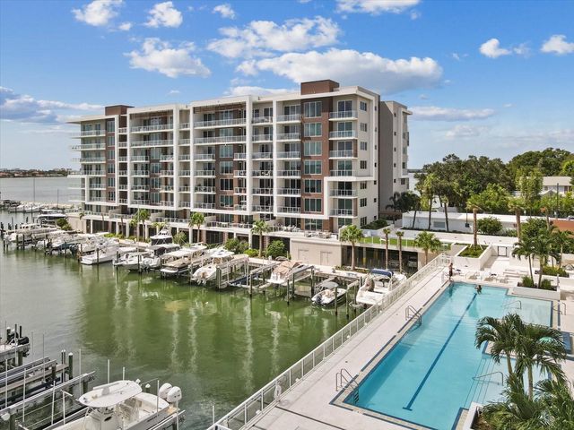 920 N OSCEOLA AVENUE 303, Clearwater, FL 33755