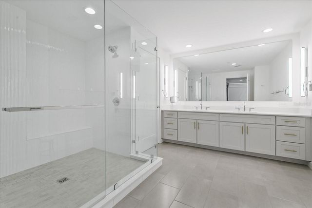 920 N OSCEOLA AVENUE 303, Clearwater, FL 33755