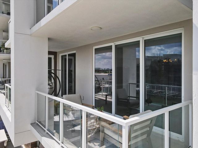 920 N OSCEOLA AVENUE 303, Clearwater, FL 33755