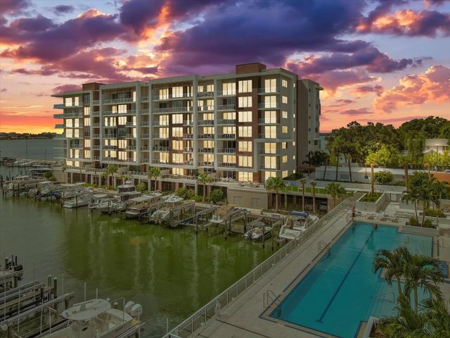 920 N OSCEOLA AVENUE 303, Clearwater, FL 33755