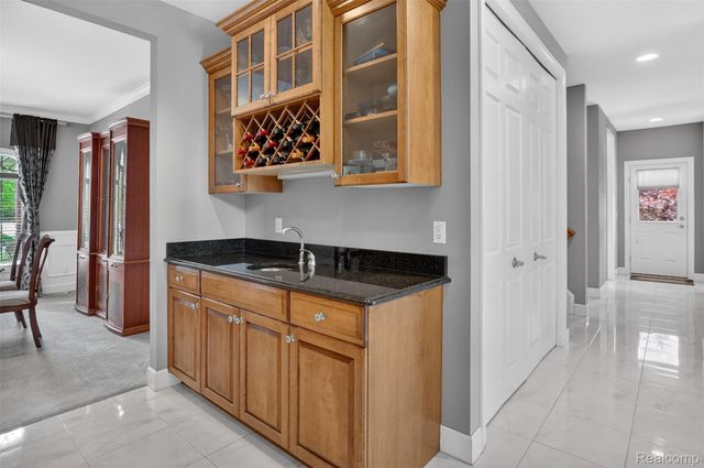 2747 Pebble Beach Drive, Oakland Charter Township, MI 48363