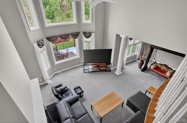 2747 Pebble Beach Drive, Oakland Charter Township, MI 48363