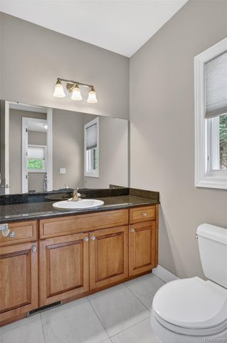 2747 Pebble Beach Drive, Oakland Charter Township, MI 48363
