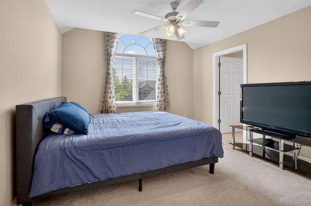 2747 Pebble Beach Drive, Oakland Charter Township, MI 48363