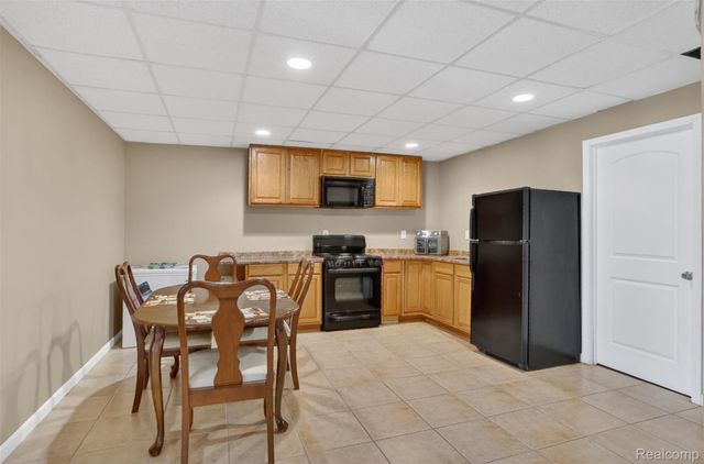 2747 Pebble Beach Drive, Oakland Charter Township, MI 48363