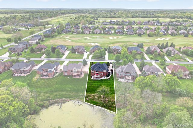 2747 Pebble Beach Drive, Oakland Charter Township, MI 48363