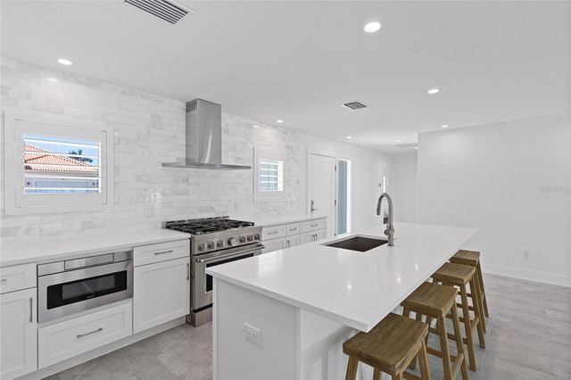 113 17TH STREET, Belleair Beach, FL 33786