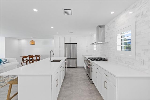 113 17TH STREET, Belleair Beach, FL 33786