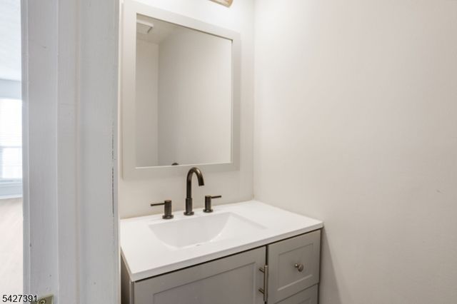 166 Sapphire ln, Franklin Twp., NJ 08823
