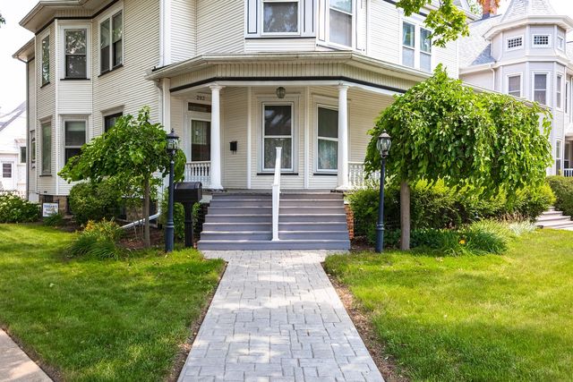 205 E Howard Street, Pontiac, IL 61764