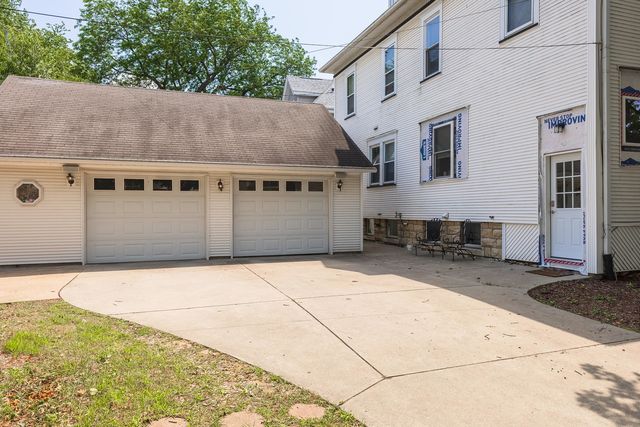 205 E Howard Street, Pontiac, IL 61764