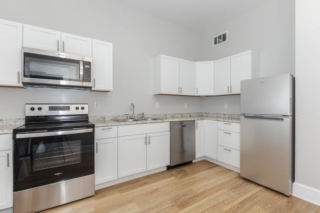 205 E Howard Street, Pontiac, IL 61764