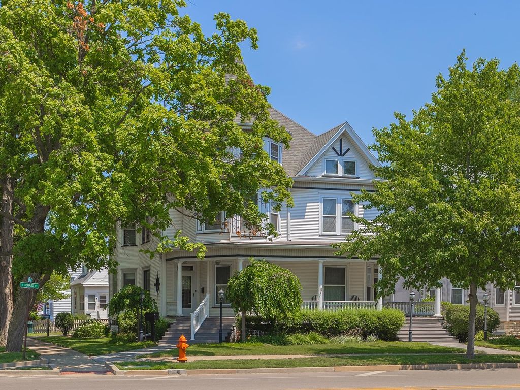 205 E Howard Street, Pontiac, IL 61764