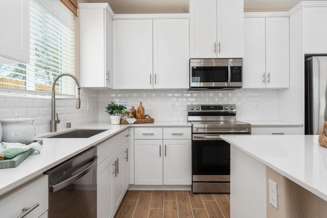 6719 E Home Avenue, Fresno, CA 93727