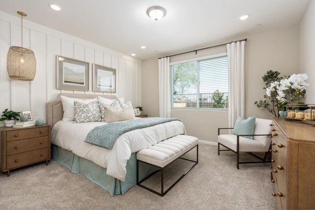 6719 E Home Avenue, Fresno, CA 93727