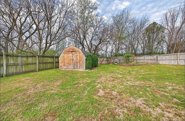 2928 Beaver Creek Street, Springdale, AR 72764