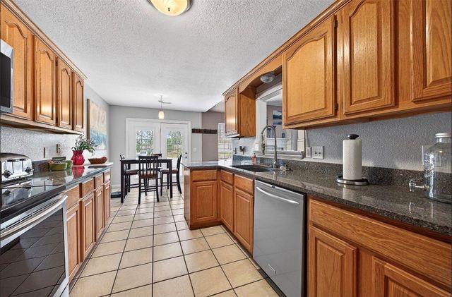 2928 Beaver Creek Street, Springdale, AR 72764