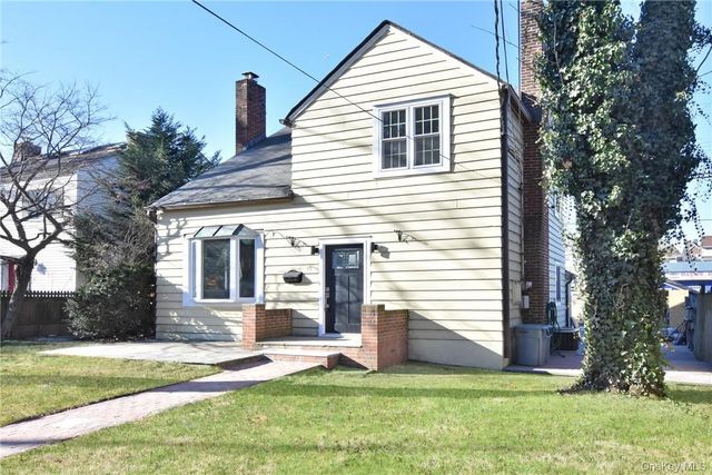 19 Longmeadow Road, Yonkers, NY 10704