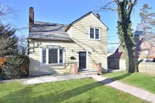 19 Longmeadow Road, Yonkers, NY 10704