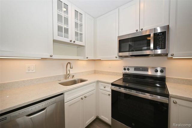 211 E Merrill Street 505, Birmingham, MI 48009