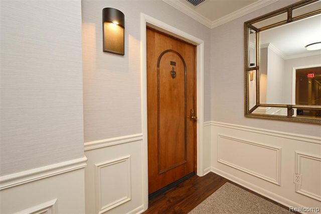 211 E Merrill Street 505, Birmingham, MI 48009