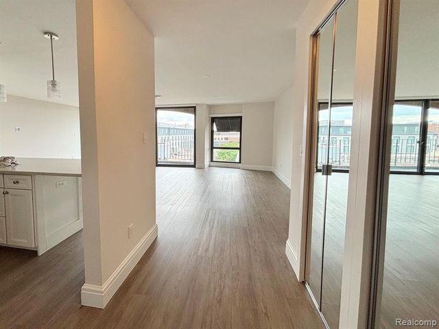 211 E Merrill Street 505, Birmingham, MI 48009