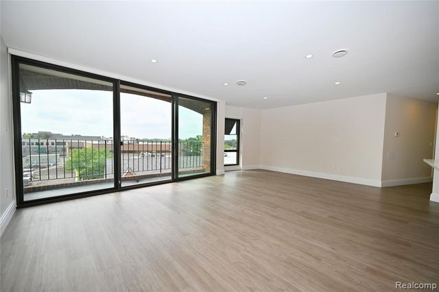 211 E Merrill Street 505, Birmingham, MI 48009