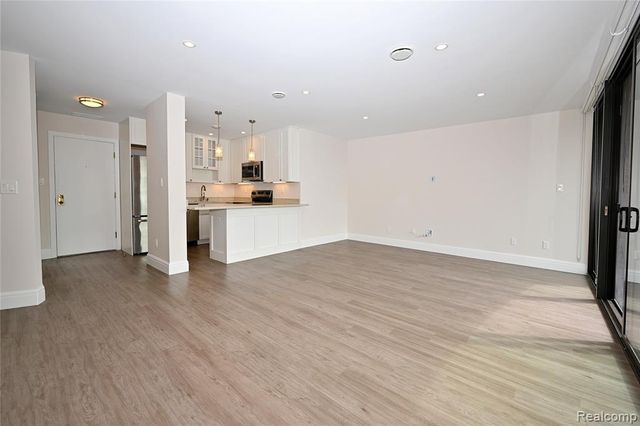 211 E Merrill Street 505, Birmingham, MI 48009