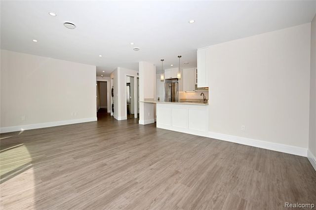 211 E Merrill Street 505, Birmingham, MI 48009