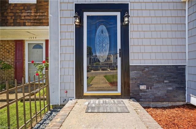 1556 Fairfax DR, Virginia Beach, VA 23453
