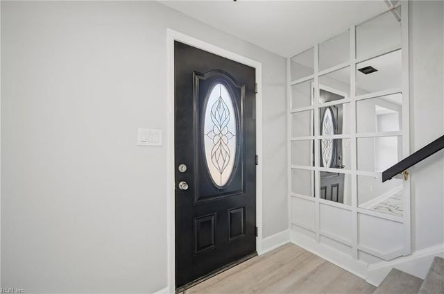 1556 Fairfax DR, Virginia Beach, VA 23453
