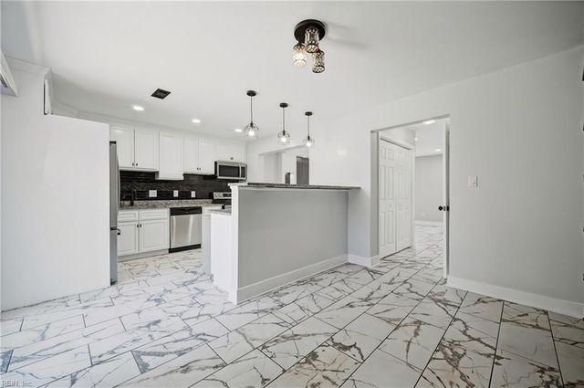 1556 Fairfax DR, Virginia Beach, VA 23453