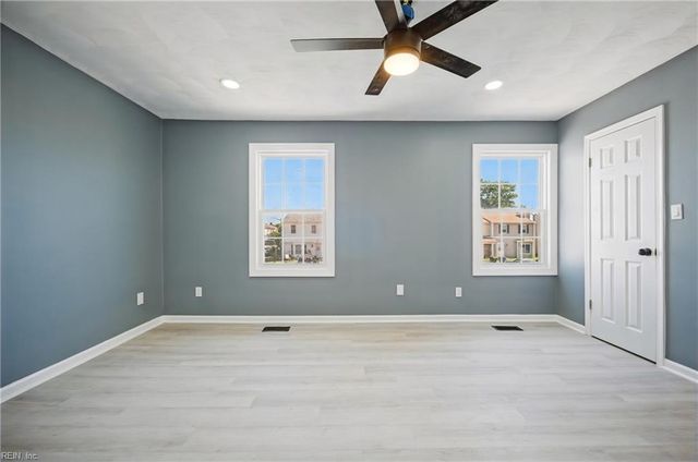 1556 Fairfax DR, Virginia Beach, VA 23453