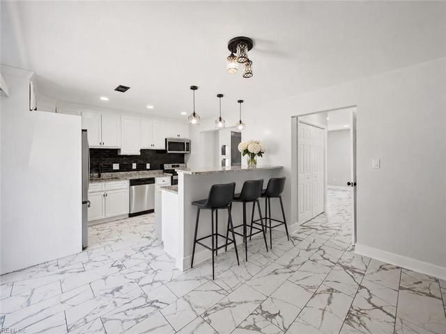 1556 Fairfax DR, Virginia Beach, VA 23453