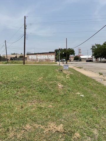 123 N Main Street, Bonham, TX 75418