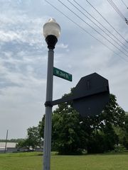 123 N Main Street, Bonham, TX 75418
